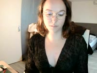 Ik ben een spontane dame die bijna niets te gek vind. Ik sta voor veel dingen open zolang we het samen maar gezellig hebben. Heb je een lekker verzoekje? vraag het me dan zeker.