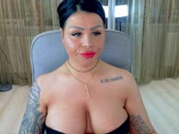✨ Sweet, confident and a little addictive. I love teasing, flirting and creating unforgettable late night vibes. Come say hi and let’s have some fun together