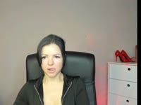 A petite brunette ;) with a feminine and positive energy. I love cooking, traveling, dancing, watching movies, riding my bike, reading books, and creating beautiful flower arrangements. I’m warm, curious, and love meeting new people ;). Spend some time with me — I promise good vibes, real conversations, and a genuine smile <3