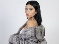 topless girl EmyDilucas