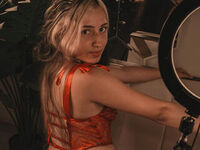 camgirl playing with sextoy LanaRenner