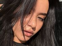 camgirl fingering shaved pussy MikaelaRotz