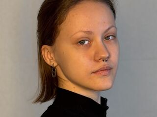 teasercam AlainaCaveness