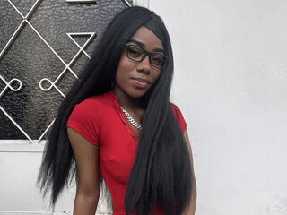 camslut showing tits AmaranthaPiere