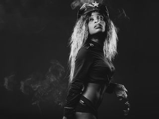 camgirl masturbating with sextoy AntonetteMoore