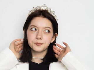 camgirl masturbating with sex toy ArielleTewell