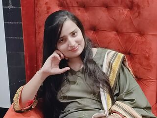 camslut showing pussy AyeshaSajid