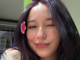naughty cam girl fingering shaved pussy CamiLewit