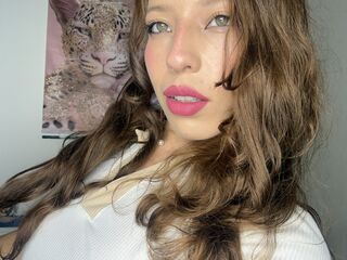 camgirl playing with dildo CatalinaKlopp