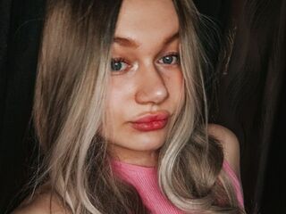 striptease cam CirillaAkerman