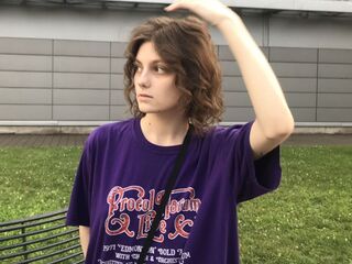 shaved pussy web cam CorinneKeidong