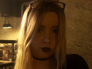 hot cam girl fingering shaved pussy CorrinKendig