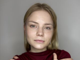 naked camgirl photo DelenaLabonne