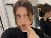 cam girl masturbating with vibrator DevonaChurchey