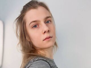 camslut spreading pussy DonnettaLorino