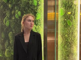 sexy webcamgirl EdaNoreikaite