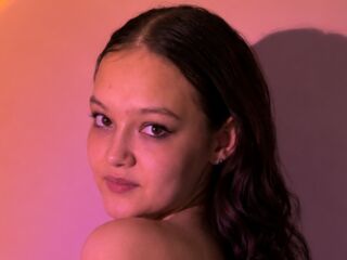 naughty camgirl fingering shaved pussy ElvieTalboti