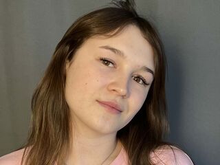 masturbating girl FlossieStudwell