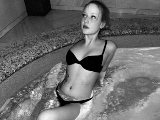 camgirl showing pussy FreedaRidler