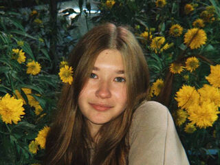 camwhore picture GemaWiddows