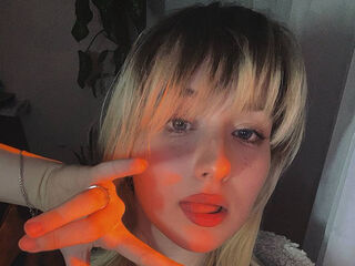 girl topless HanFiorini