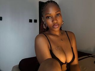 camgirl masturbating with dildo JoyceClara