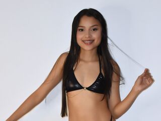 girl showing tits JulietaColton