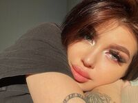 cam girl playing with sextoy KarolinaKaren