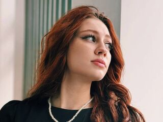 camgirl masturbating with vibrator KristinaGuernsey