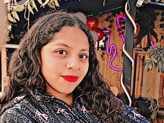 nude camgirl picture KyraFade