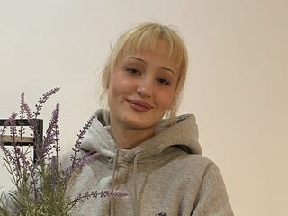 hot cam girl fingering KyungMikes