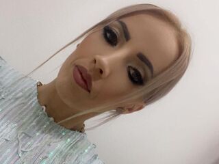 nude camgirl picture LillySun