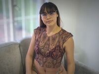 Kinky webcam LilyCora