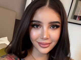 girl fingering bald pussy LucciaSantos