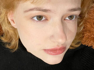 naked camgirl masturbating LunaBeans