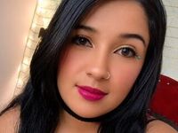 adult cam LuxyMia