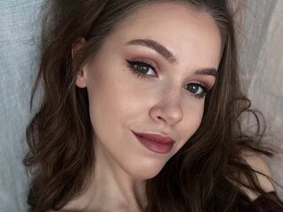 camgirl playing with vibrator MeleeEva