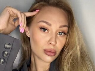 naked webcam girl MiaGracey