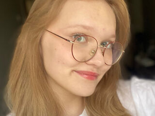 nude webcamgirl photo MicahCussins