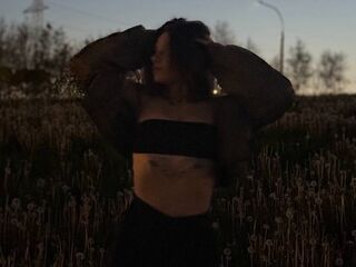 cam girl playing with sextoy MichelinaBoe