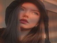 girl showing pussy MilaLyra