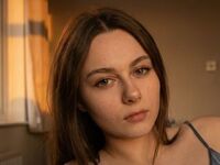 cam girl masturbating with dildo MireyaElowen