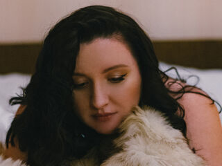 cam girl masturbating with sextoy MonicaBare