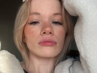 hot webcam slut RenitaKoo