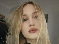 adult cam live SadieTandon
