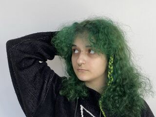 camgirl fingering wet pussy SamellaMagowan