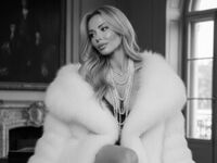 nude camgirl picture SerenaStar