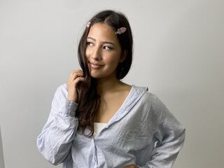 cam girl playing with vibrator SuzannHedtke