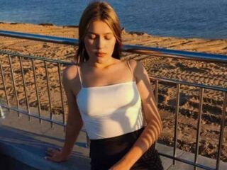 naked girl with webcam masturbating SuziBarringer