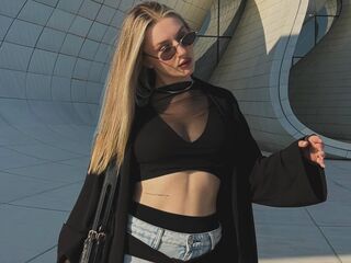 girl webcam show SuzieGlimp
